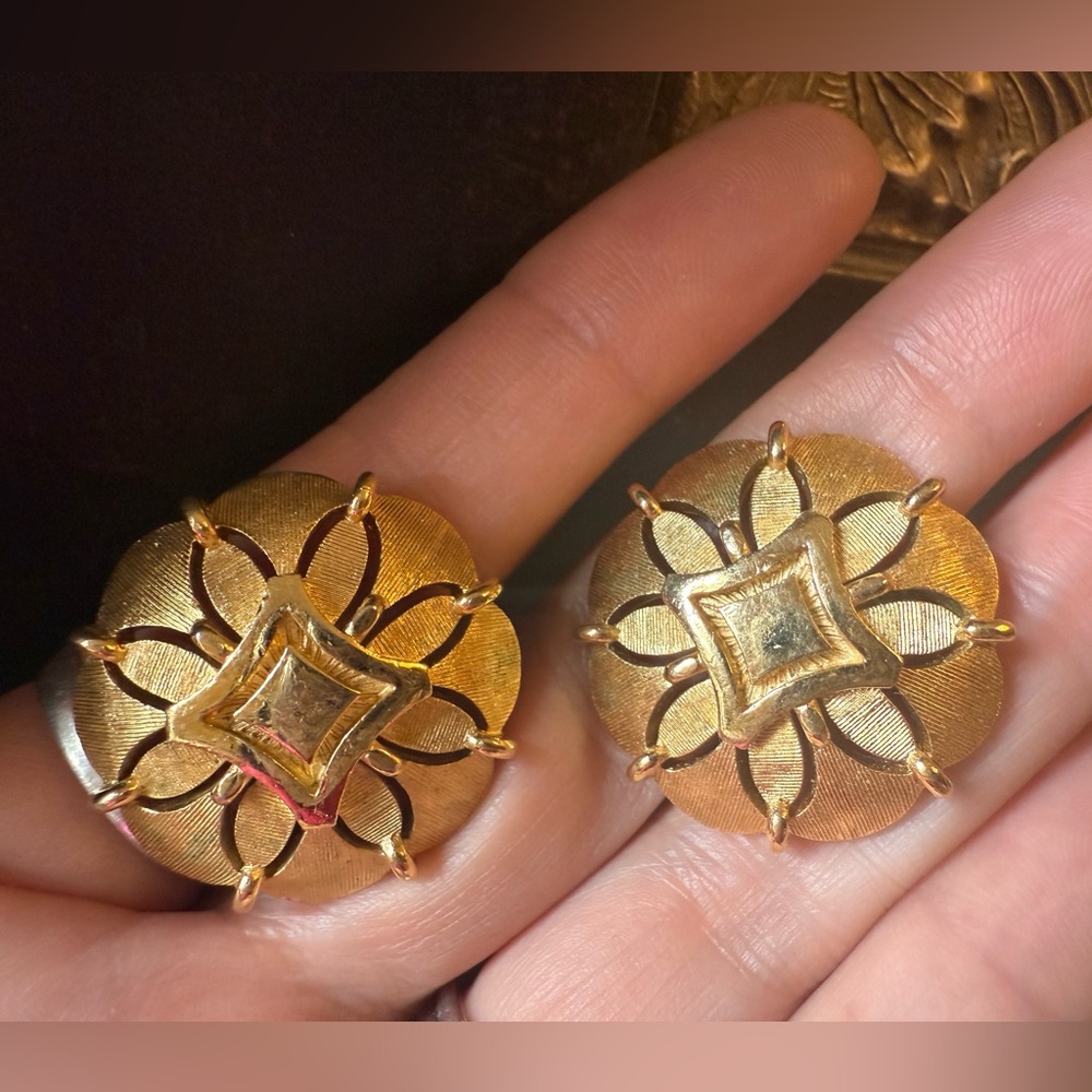 Trifari Gold Statement Earrings With Sculptural D… - image 2